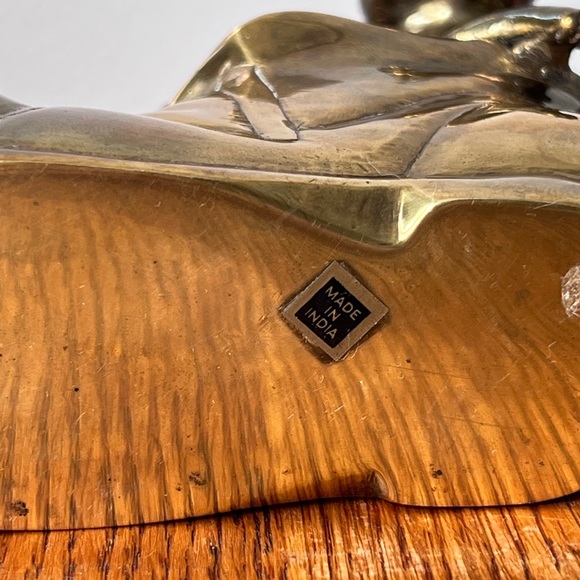 vintage brass cat in a brass boot - Picture 4 of 6